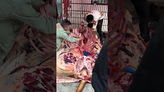 Butcher removing all cow meat without breaking the bone [upl. by Won]