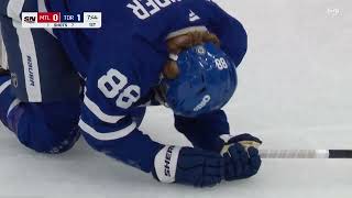 Nick Robertson shoves William Nylander down then Nylander hits Habs knee [upl. by Airrej543]