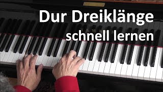 DurDreiklänge lernen am Klavier – 3 Schritte [upl. by Nnyllaf]