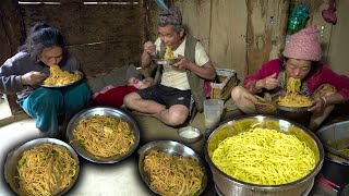 Veg noodles Chowmein Recipe cooking amp Eating in Village kitchen  Vegetable Chowmein Recipe Mukbang [upl. by Buskus]