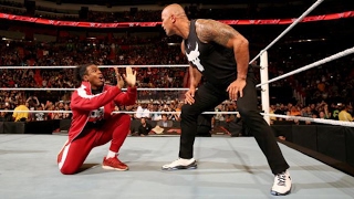 The Rock Regresa a WWE 2016 y Ataca a The New Day Español Latino [upl. by Emmerie]