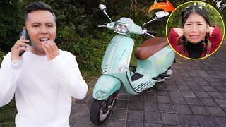 PRANK ELVINA NABRAKIN MOTOR VESPANYA DIA PANIK KETAKUTAN [upl. by Manuela650]