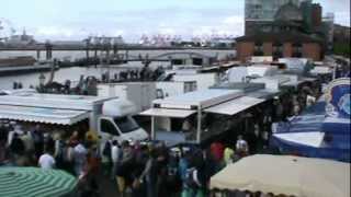 Die Fellas auf dem Fischmarkt in Hamburg am Hafen netter Einkauf lecker Essen Frühstück [upl. by Inattyrb113]