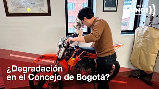 Influenciadores elegidos concejales de Bogotá juegan con moto en el recinto  Noticias UNO [upl. by Eeral567]