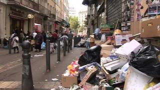 Ramassage des poubelles en grève à Marseille [upl. by Neelhtak]