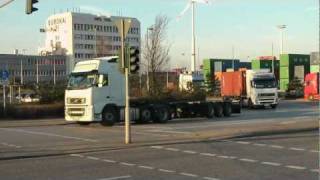 Trucks Trucks Trucks Schwerlastverkehr im Hamburger Hafen [upl. by Seugirdor]