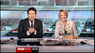 Louise Minchin drops her pen BBC News 22810 [upl. by Hardunn190]