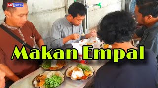 Makan Empal Goreng Surundeng [upl. by Scuram405]