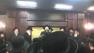 The Bobover Rebbe 45th St Being Maspid The Old Bobover Rebbetzin [upl. by Borgeson399]