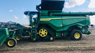 John Deere X9 1100 Combine In England [upl. by Xenos]