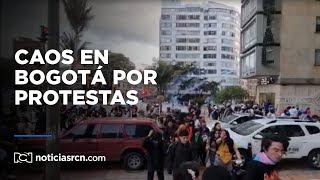 Caos en Bogotá por manifestaciones que terminaron en disturbios [upl. by Malva35]