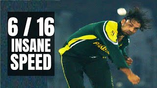 Incredible Shoaib Akhtars Best Fast Bowling  6 Wickets Super Spell  Pakistan vs New Zealand [upl. by Annaehs]