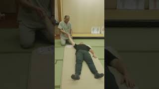 Masanori OKAMOTO  Shiatsu Kurétaké   Mobilisation oscillatoire [upl. by Einneg]