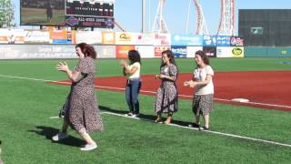 Elaine Dance Contest Brooklyn Cyclones Seinfeld Night 7514 [upl. by Jessabell]