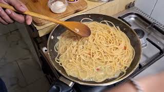 Pasta con aglio olio e peperoncino  come fare la pasta  pasta con aglio [upl. by Per]