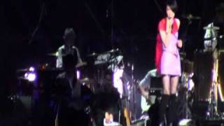 FAyE WoNG 王菲 2011 香港巡唱 covering Eason  大開眼界 Jun Kung 恭碩良 oNdAdRUMS [upl. by Ecissej]