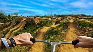 EN TROTTINETTE SUR UN TERRAIN DE BMX [upl. by Win]