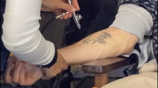 Manu Rios makes up his tattoos for filming in the series elite manurios netflix elitenetflix [upl. by Minsat]