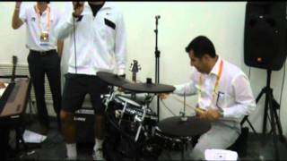 2011 ATP Shanghaï Masters 1000 Bryan Brothers jam session  Knocking on Heavens Door [upl. by Norvell]