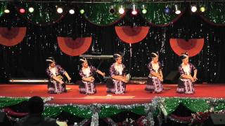 Nkauj Hmoob Pem Suab  Round 3 Fresno New Year dance comp 20112012 [upl. by Domash310]