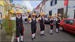 Bailando pelas ruas de Rabo de Peixe com a despensa AS Companheiros nas Festas do Espirito Santo [upl. by Remark]