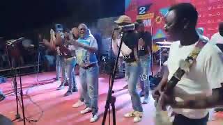 Alick Macheso Performing Mundikumbuke Live in Mozambique [upl. by Lamont]