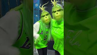 Grinch oder Cringe  🥴 Bronx Sistas christmas trendingvideo HolidaysWithShorts [upl. by Sicard]