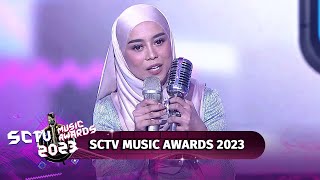 Mantapp Lesti Menang Sebagai Penyanyi Paling Sosmed  SCTV Music Awards 2023 [upl. by Hsina]