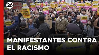 LONDRES  Gran protesta en contra del racismo [upl. by Nyliak249]