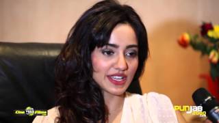 Punjab2000com interview with Neha Sharma on the sets of YPD2 by Akshay Sharma [upl. by Suzy]