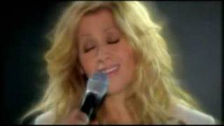 Lara Fabian  Il Ne Manquait Que Toi  Lyrics [upl. by Mroz]