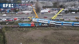 Choque de trenes en la capital de Chile deja dos personas muertas [upl. by Ynnod560]