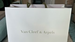 VAN CLEEF HOLIDAY PENDANT 2024 UNBOXING VCA [upl. by Kcirednek]