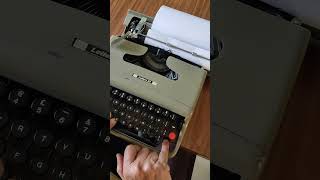 Olivetti Lettera 22 Typewriter [upl. by Akienahs]