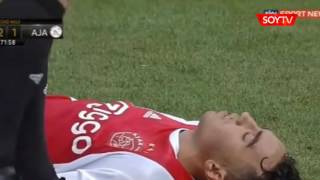 VIDEO Jugador de Ajax quedó con daño cerebral permanente tras desmayarse en un partido [upl. by Enilorak929]