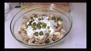 Insalata di Pollo con Salsa allo Yogurt Greco [upl. by Ponce]