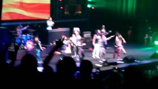 LMFAO  Party Rock Anthem  Every Day Im Shuffling  Live  HD [upl. by Nomzaj]