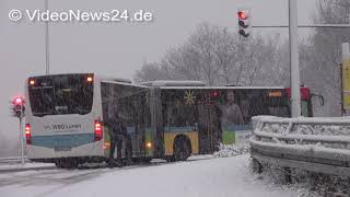 10122017  VN24  Linienbus in Lünen steht auf Glatteis [upl. by Porter]