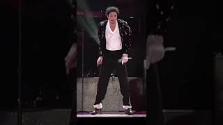 Moonwalk Concert Billie jean Michael Jackson [upl. by Htiekal]