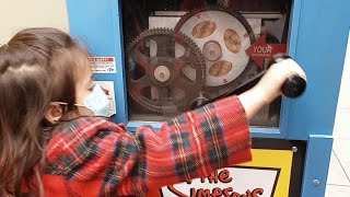 The Simpsons Penny Press Machine  The Simpsons Penny Smasher  Pressed Pennies  Souvenir Pennies [upl. by Maurili307]