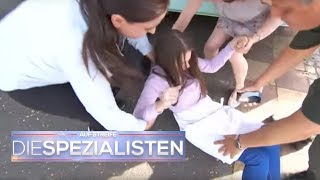 Kinderarbeit im Imbiss 12Jährige bricht zusammen  Auf Streife  Die Spezialisten  SAT1 TV [upl. by Davidde]