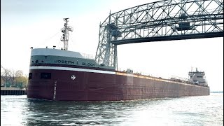 728 feet Joseph L Block ship crossing under duluth aerial bridge and span lifting [upl. by Jaehne]