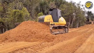 LEVANTAMENTO DE ESTRADA EH385C E D180CPCEscavadeiraExcavatorBulldozertrator de esteira [upl. by Nadirehs]