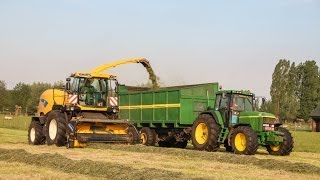 New Holland FR 9080 gras hakselen 2014  Meganck Haenebalcke uit Merendree [upl. by Mogerly241]