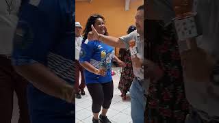 Ligia y Joselito se sacuden bailando plazalibertad bailesenplazalibertad LucitaSonsonateSV [upl. by Dorran544]