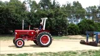 International Harvester B275 tractor pulling [upl. by Gerianne220]