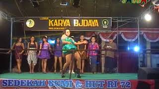 05 MODE SHOW WARIA LUDRUK KARYA BUDAYA [upl. by Ednihek579]