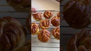 Cinnamon buns cinamonroll cinamon sweetbread sweettooth sweets amsr amsrsounds dough bakery [upl. by Fancy]