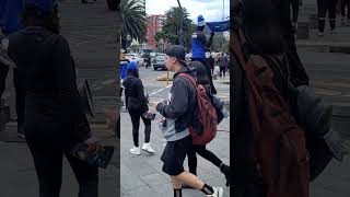 BAILANDO SOLO Y TAMBOR respect quito art viral [upl. by Oretos]