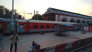 12875 NEELANCHAL SUPERFAST EXPRESS ARRIVING AT ETAWAH JN ⚡🚉⚡ [upl. by Schoening]